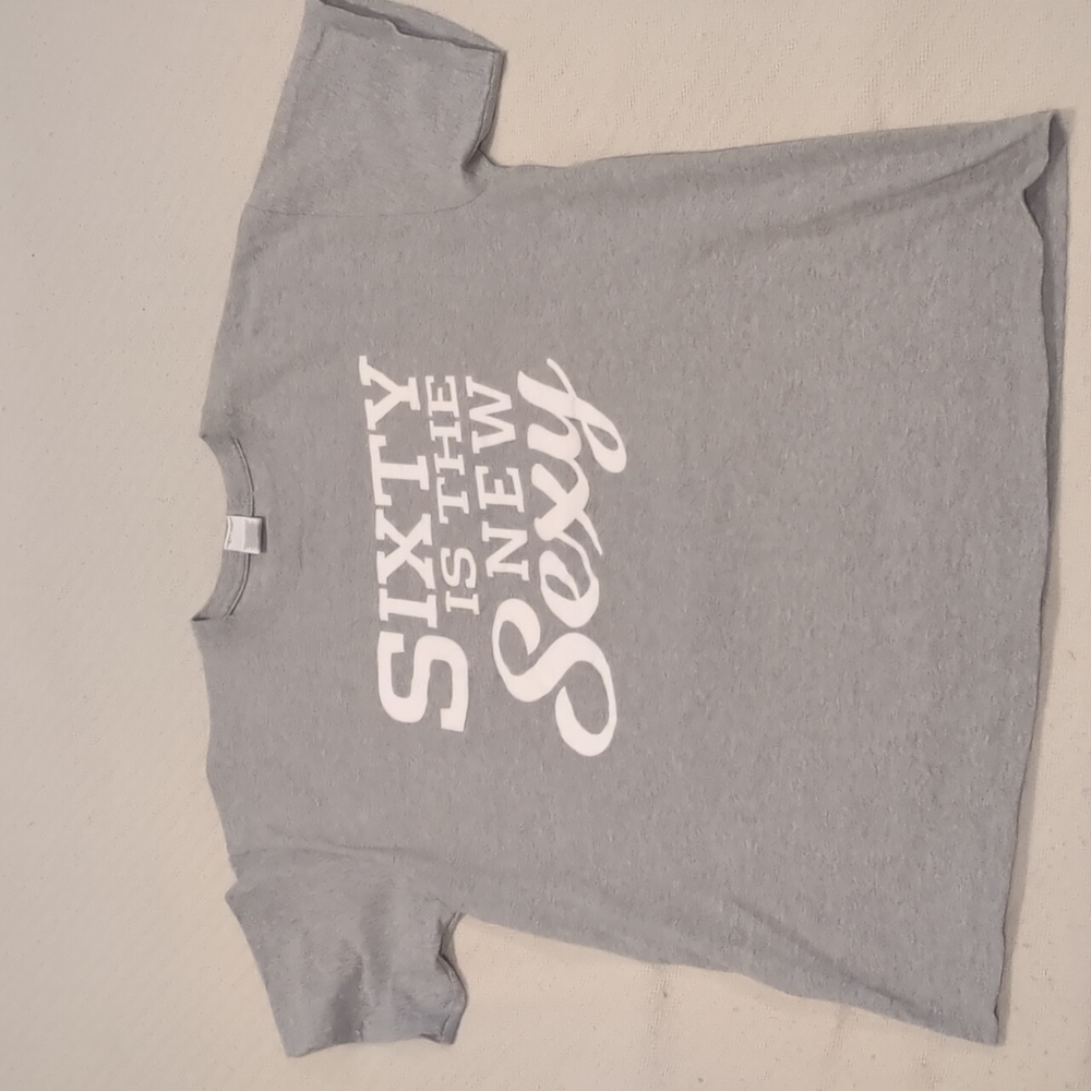 LAST DAY! Graphic T-shirt, size L